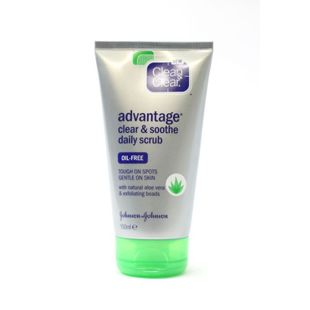 Clean & Clear Facial Scrub Clear & Soothe 150ml